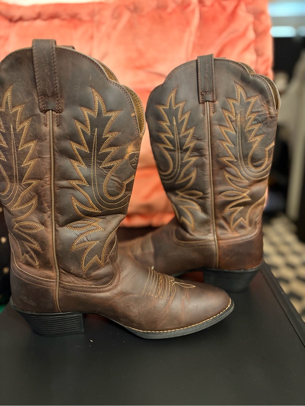 Ariat HERITAGE Western R-Toe in Distressed Brown Leather